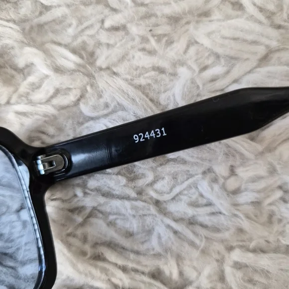 Black Square Flat Top Sunglasses with Blue Tint Lenses - Picture 9 of 11